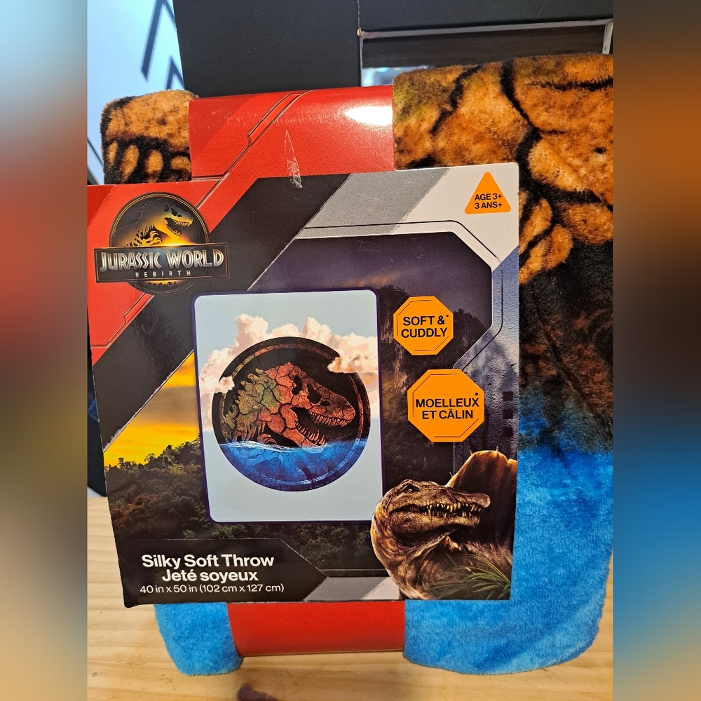 New Jurassic World Rebirth Silky Soft Throw. Size 40 X 50inch. Ages 3+
